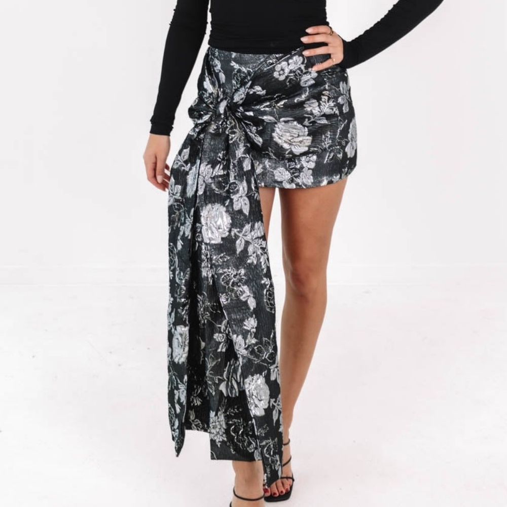 Floral Jacquard Black Silver White Mini Skirt Asymmetric Impeccable pig